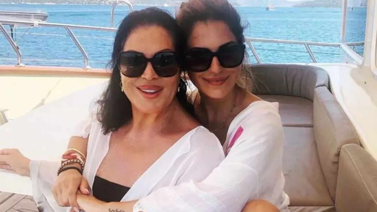 Türkiye’de Bir Ilk Türkan Şoray Ekrana Dönüyor! (2)