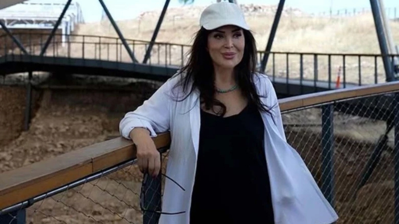 Türkiye’de Bir Ilk Türkan Şoray Ekrana Dönüyor! (3)