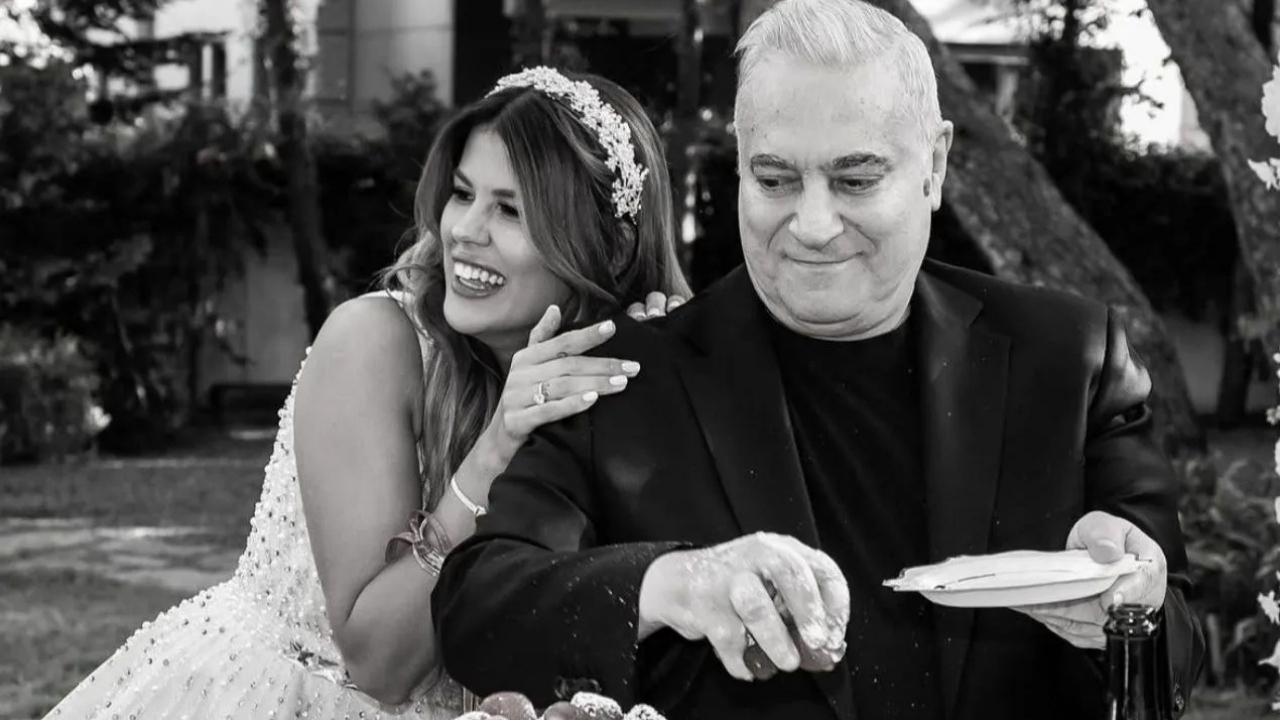 Yaş Farkı Çok Konuşuldu! Mehmet Ali Erbil Sessizliği Bozdu