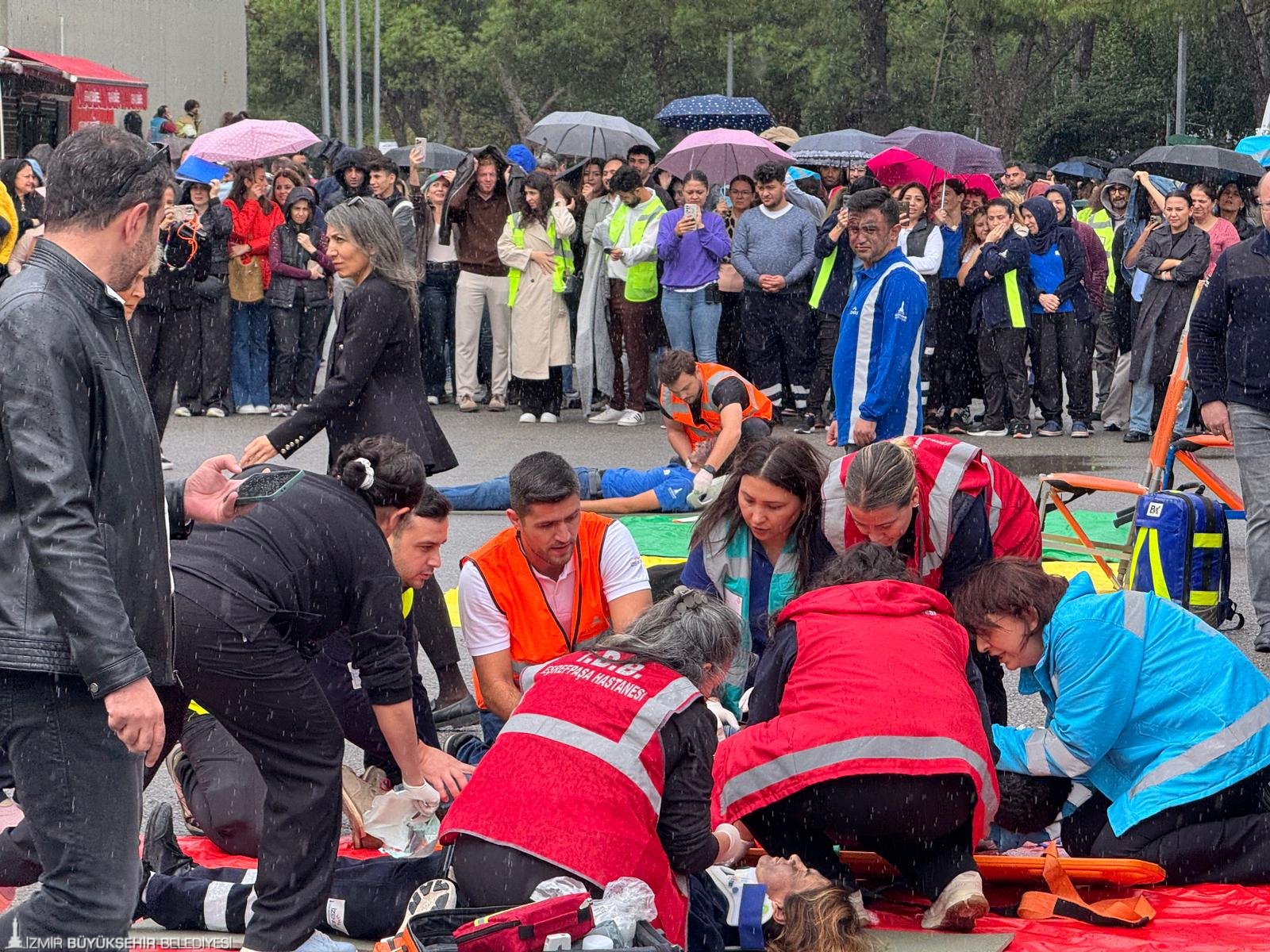 İzmir Büyükşehir Belediyesi’nden Afet Tatbikatı2