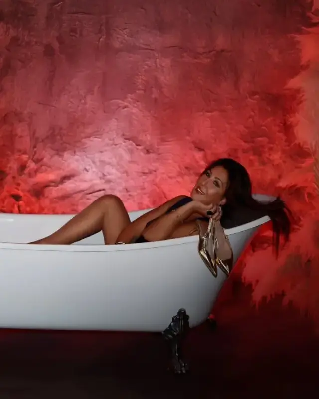 71 Yasindaki Nukhet Duru Dan Kuvet Pozu 19188841 5222 M.jpg