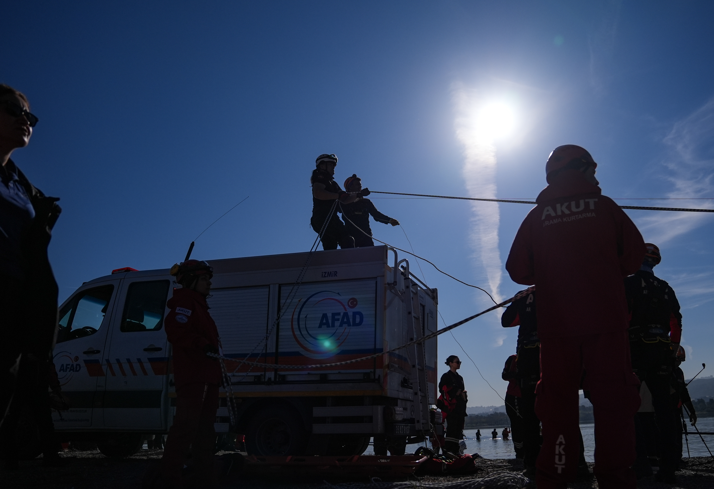 A A 20251030 39566536 39566532 I Z M I R D E S E L S E N A R Y O S U Y L A T A T B I K A T Y A P I L D I