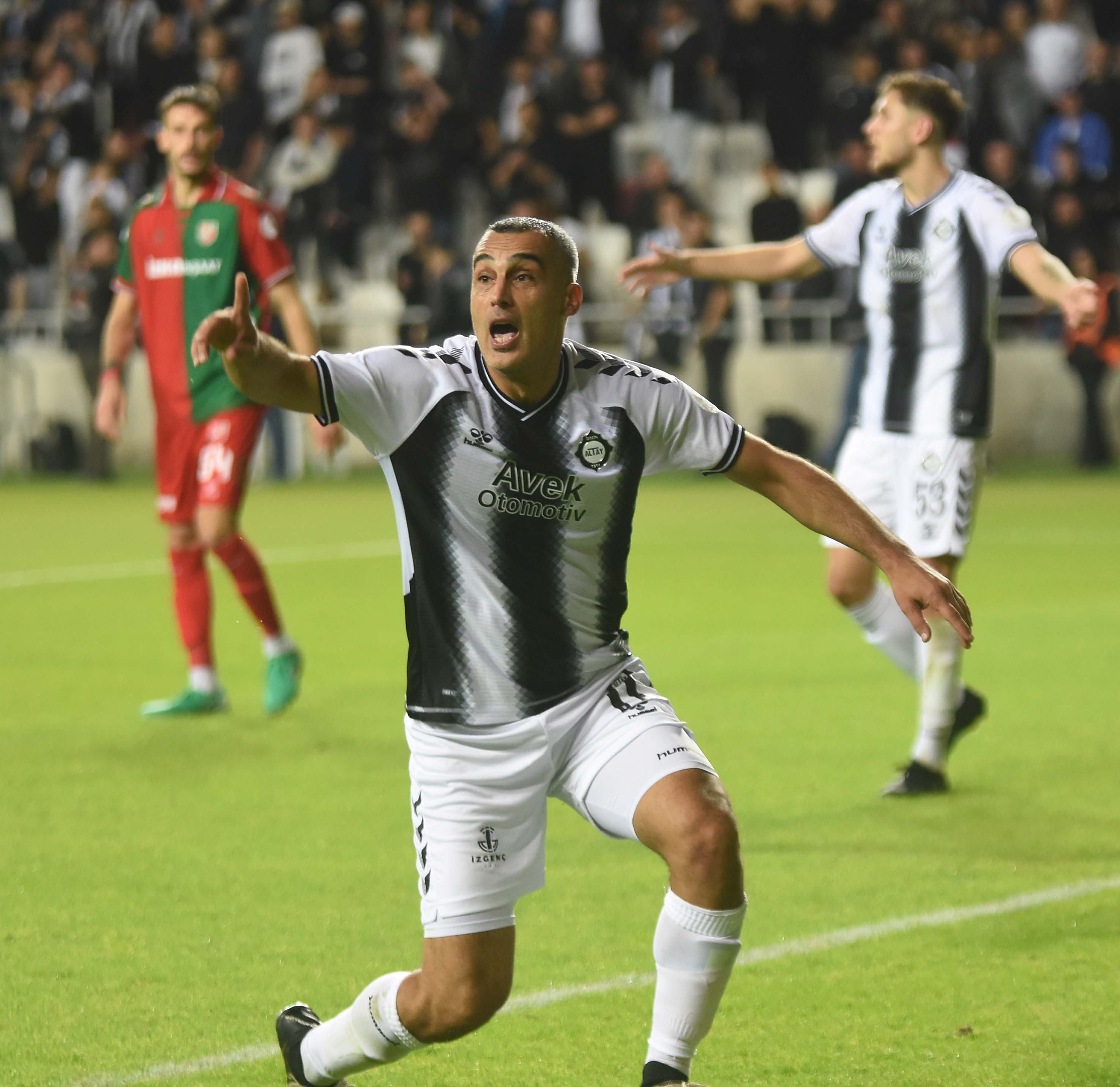 A L T A Y D A M U R A T U L U C O Z U R D I L E D I 986259 292791-1