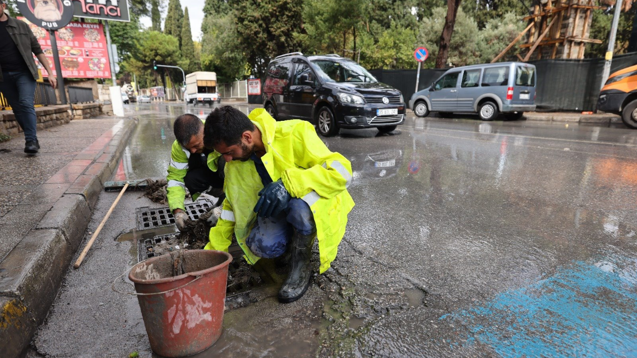 İzmir’de Sağanak Yağış Alarmı 1