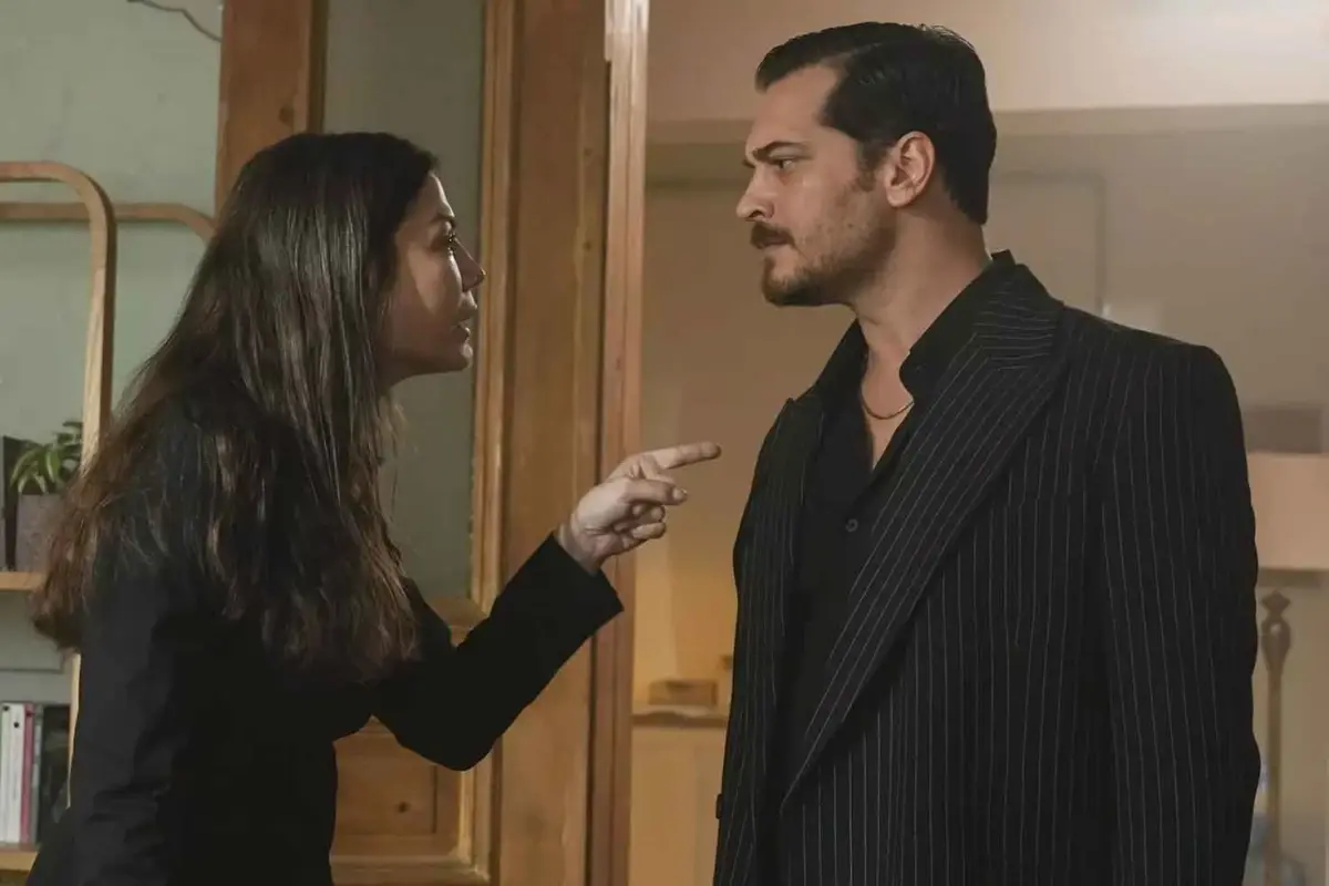 Kivanc Tatlitug Ile Komsu Oldu Cagatay Ulusoy Un 19174262 5749 Amp.jpg