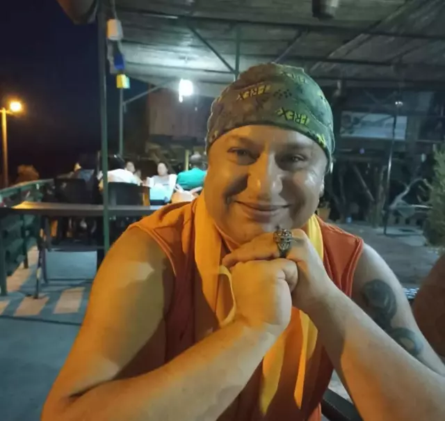 Metin Akpinar In Kizi Unlu Sarkicinin Agabeyi 19110405 7786 M.jpg