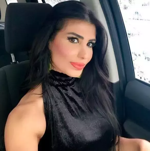 Paris Hilton Dan Surpriz Hamle Turk Sarkiciyi 19150071 3705 M.jpg