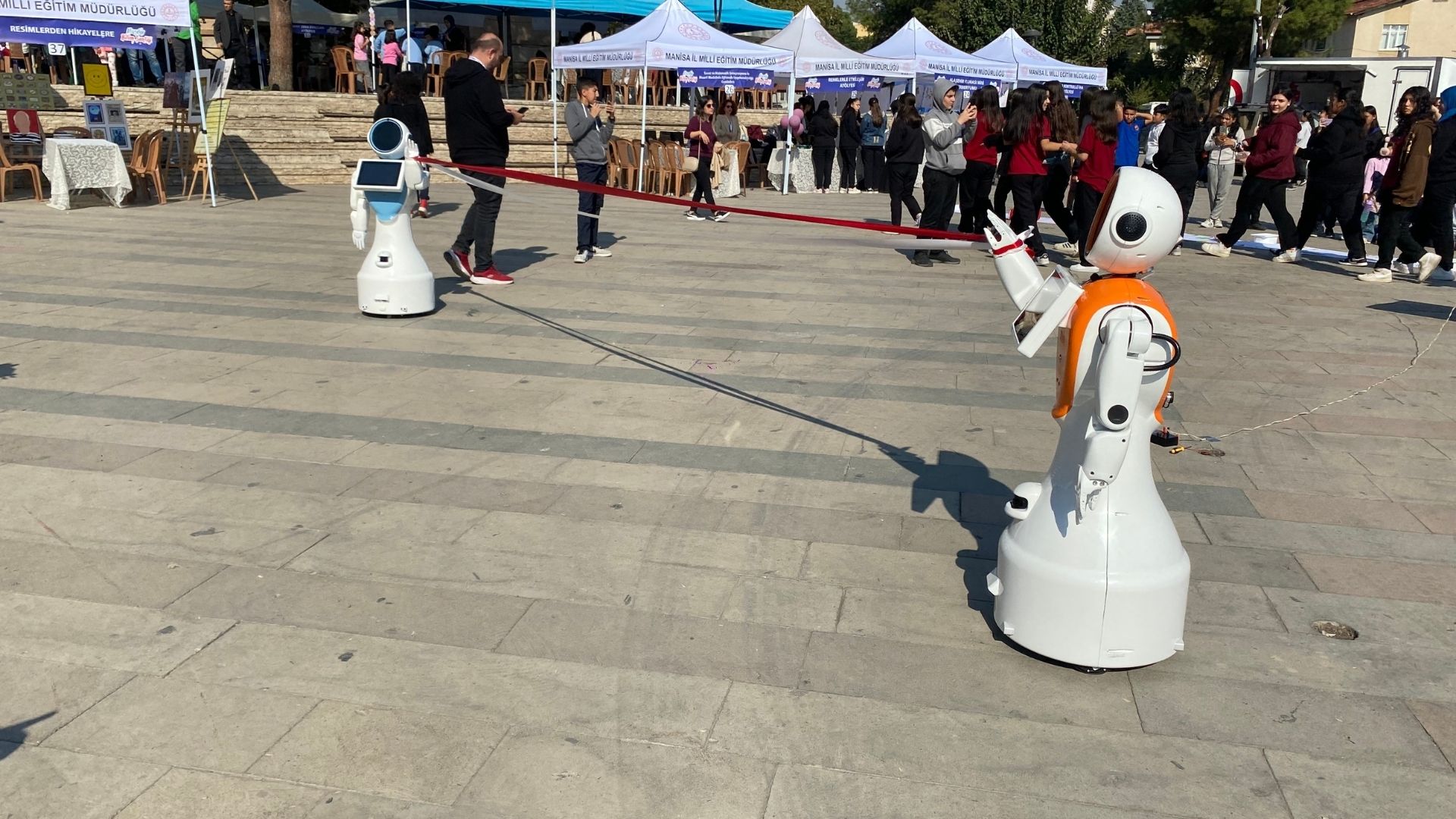 Zeybek Oynayan Robotlar Bilim Şenliği’nde Büyüledi (3)
