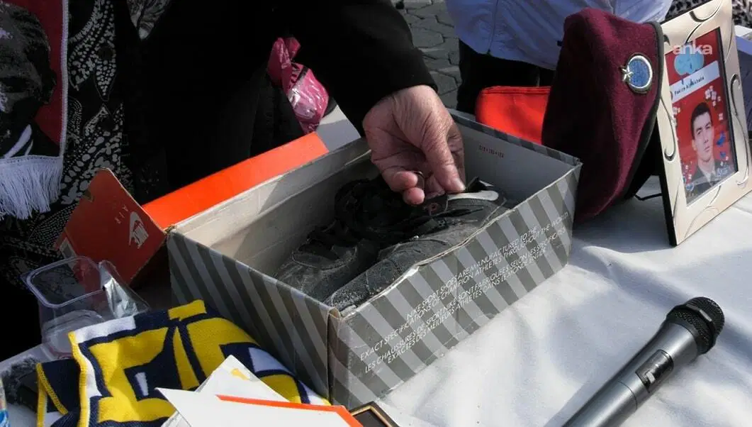 418B981E B7F0 438B 9Fad D1073A00A5D9