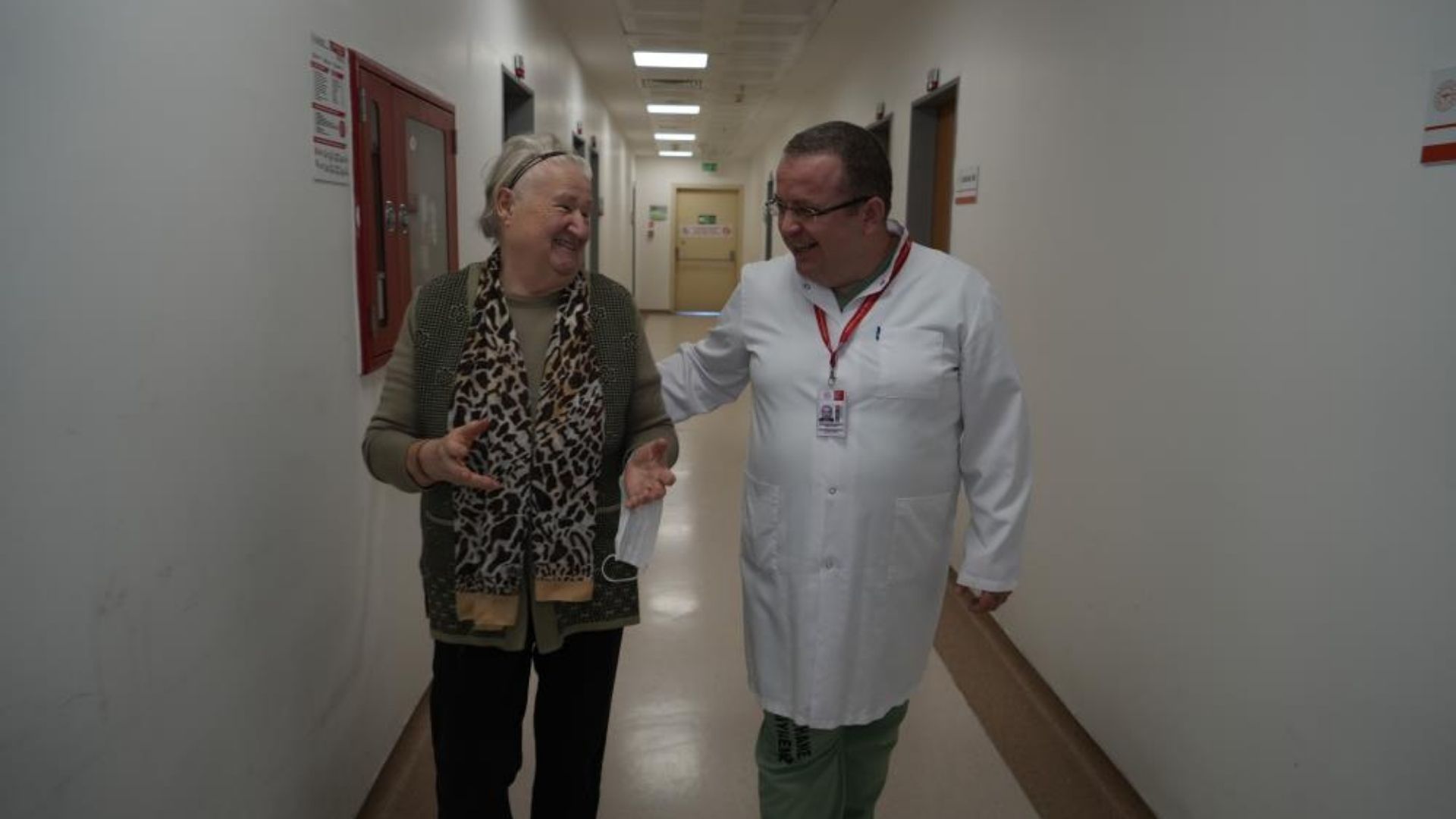 76 Yaşındaki Kadın Ağrısını Fıtığa Bağladı, Omurga Kırığı Çıktı (1)