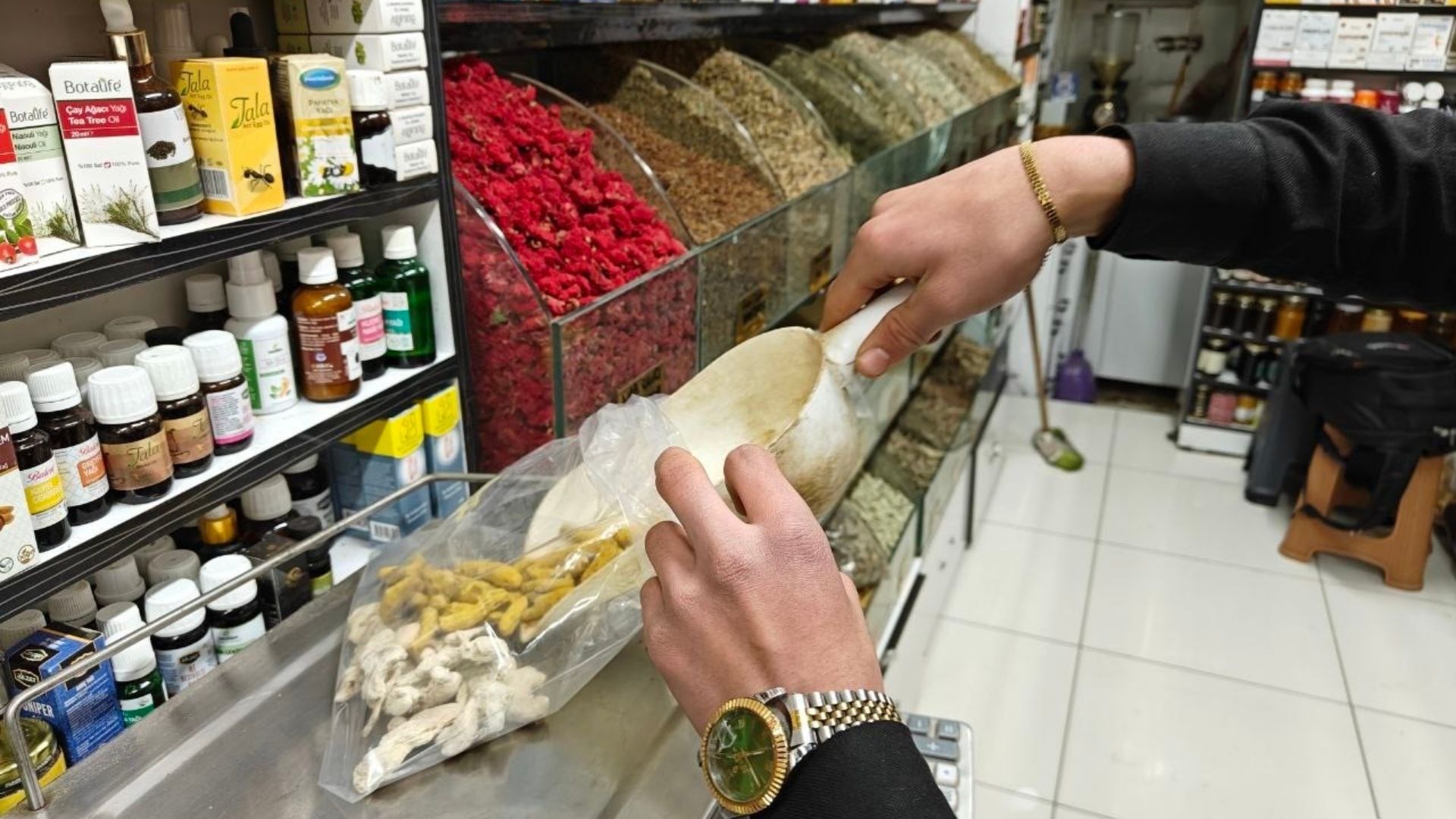 Aktardan Geçmeyen Öksürüğe Bitkisel Çözüm Önerisi (1)