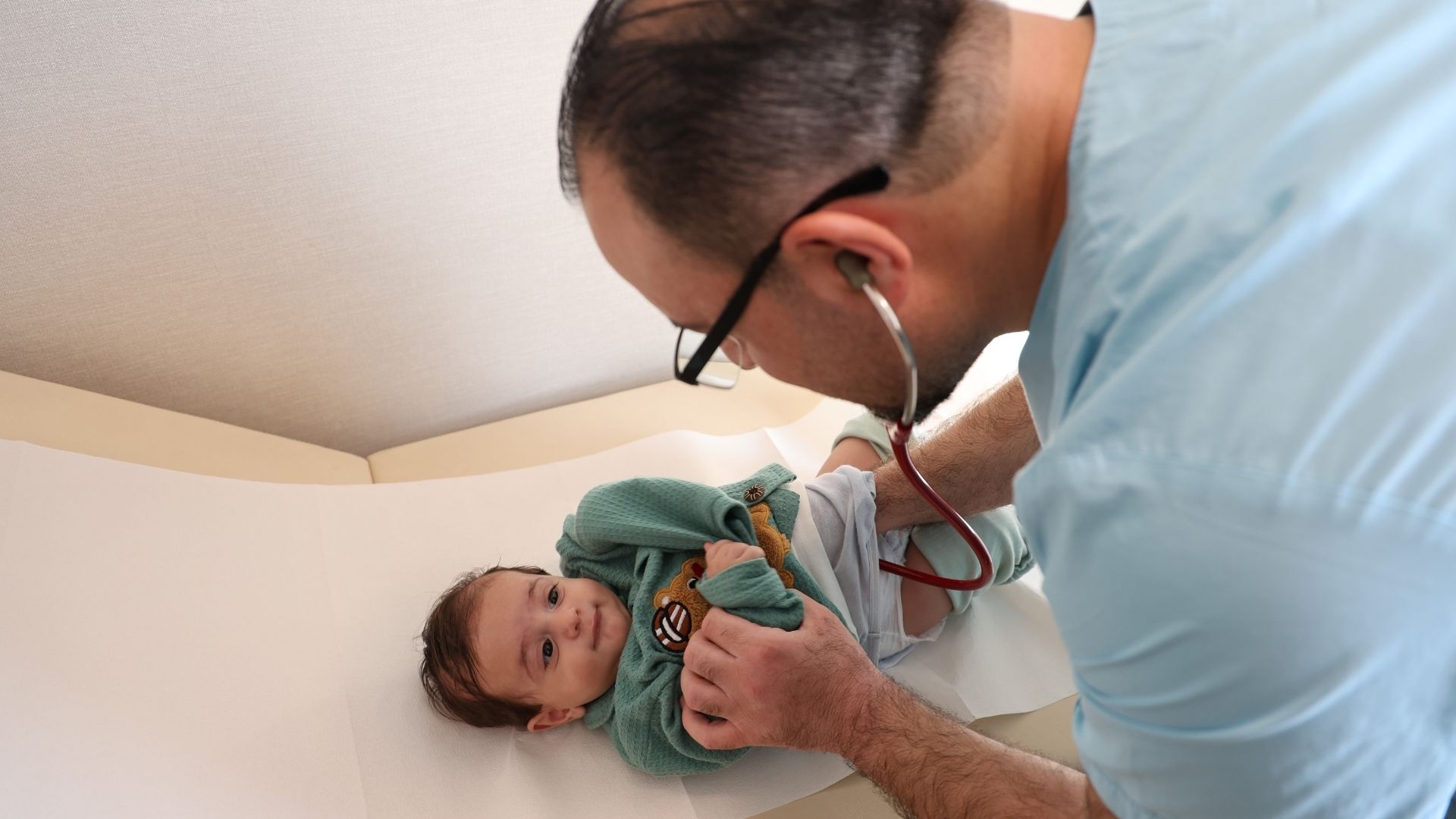 Anne Karnında Böbreği Şişen Bebek 1 Aylıkken Ameliyatla Sağlığına Kavuştu (2)