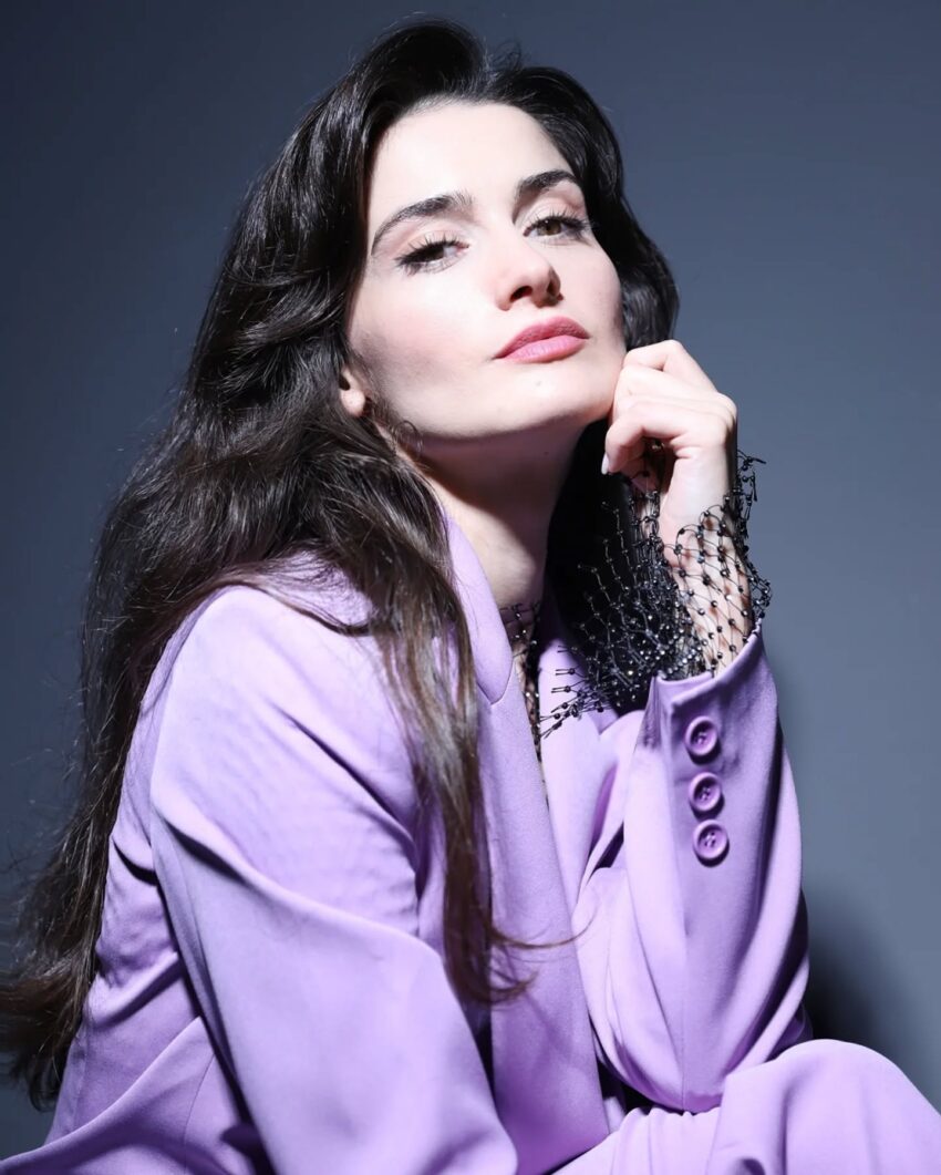 Esrasahinby 1731939428 3504084360149491312 1669290827 850X1061