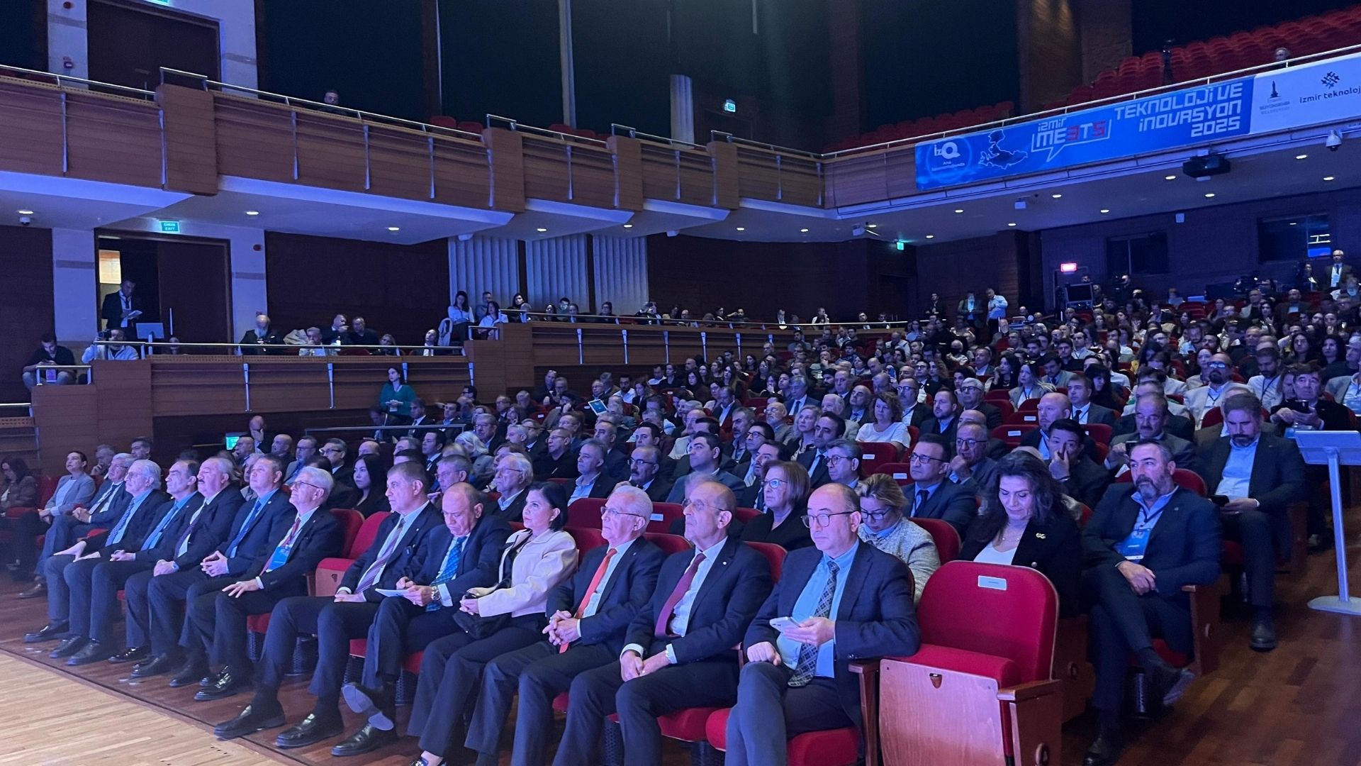 İzmirmeets 2025, Teknoloji Ve İnovasyon Buluşmasıyla Kapılarını Açtı (2)