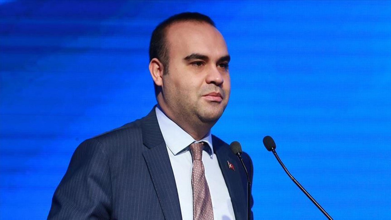 Bakan Kacır açıkladı: Türkiye 2027'de Ay'a uzay aracı gönderecek