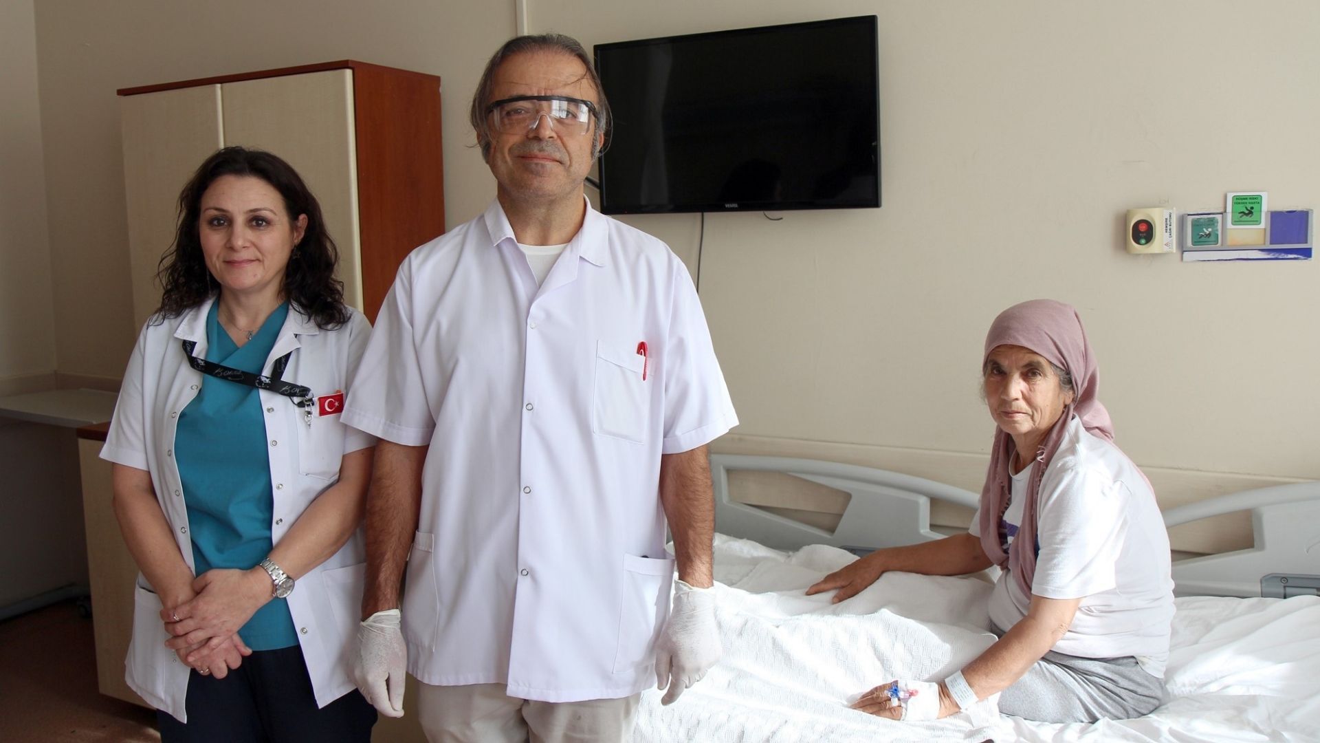 Organları Ters Yerleşimli Hastanın Safra Kesesi Ameliyatı Başarıyla Tamamlandı (1)