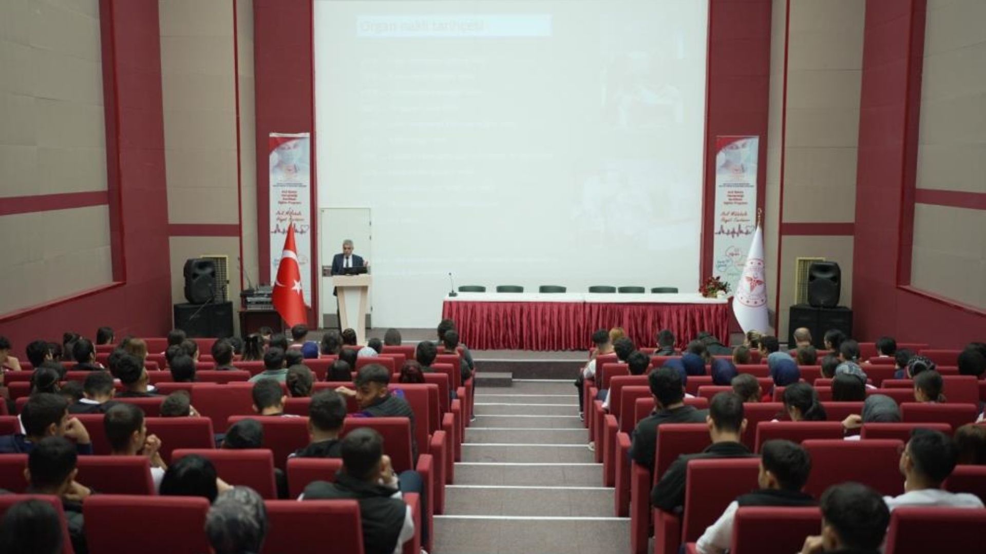 Uzman Doç. Dr. Dişli Organ Nakilleriyle Birçok Hasta Yeniden Hayata Tutunuyor (2)