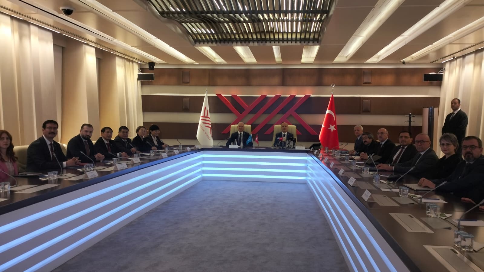 Y O K I L E T U R K A K A D E M I S I A R A S I N D A M U T A B A K A 1021633 303135