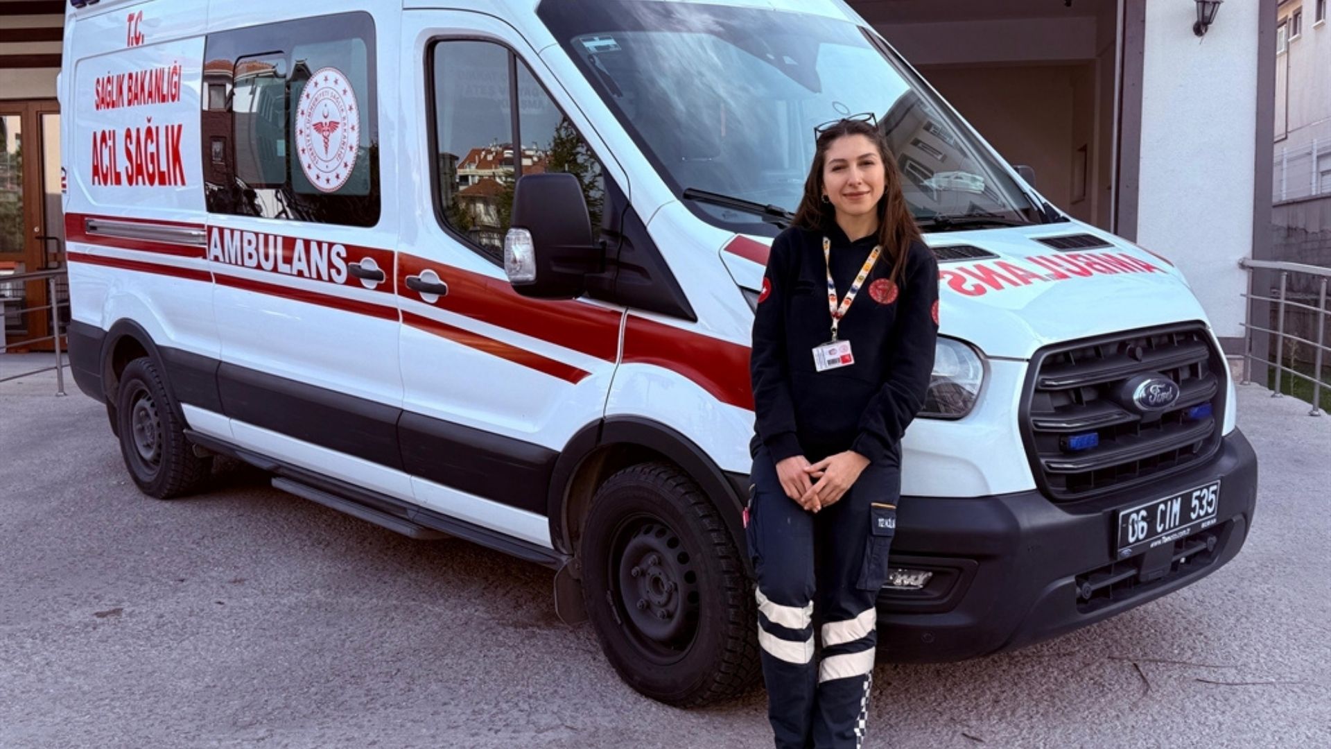 Ankara’da Kadın Paramedik Müzeyyen’in Saniyelerle Yarışan Mesaisi (1)