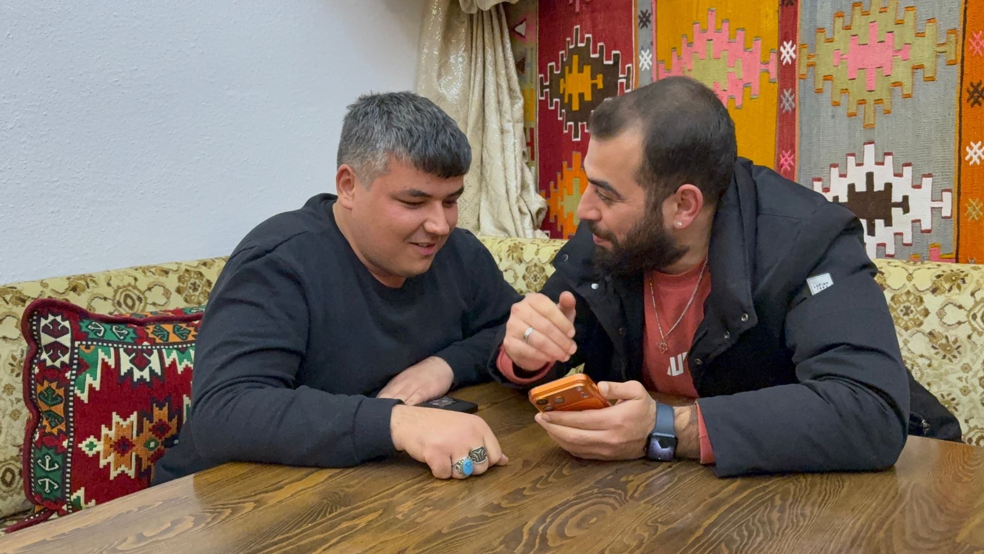 Çay Içerken Nefesi Tıkanan Genci Heimlich Manevrası Kurtardı (1)