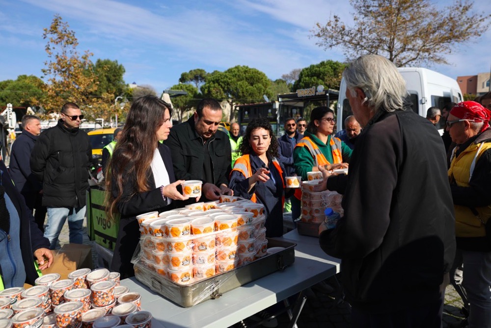 Çeşme’de Gülşah Durbay Için Hayır Yemeği Dağıtıldıphoto 2025 12 22 13 29 11