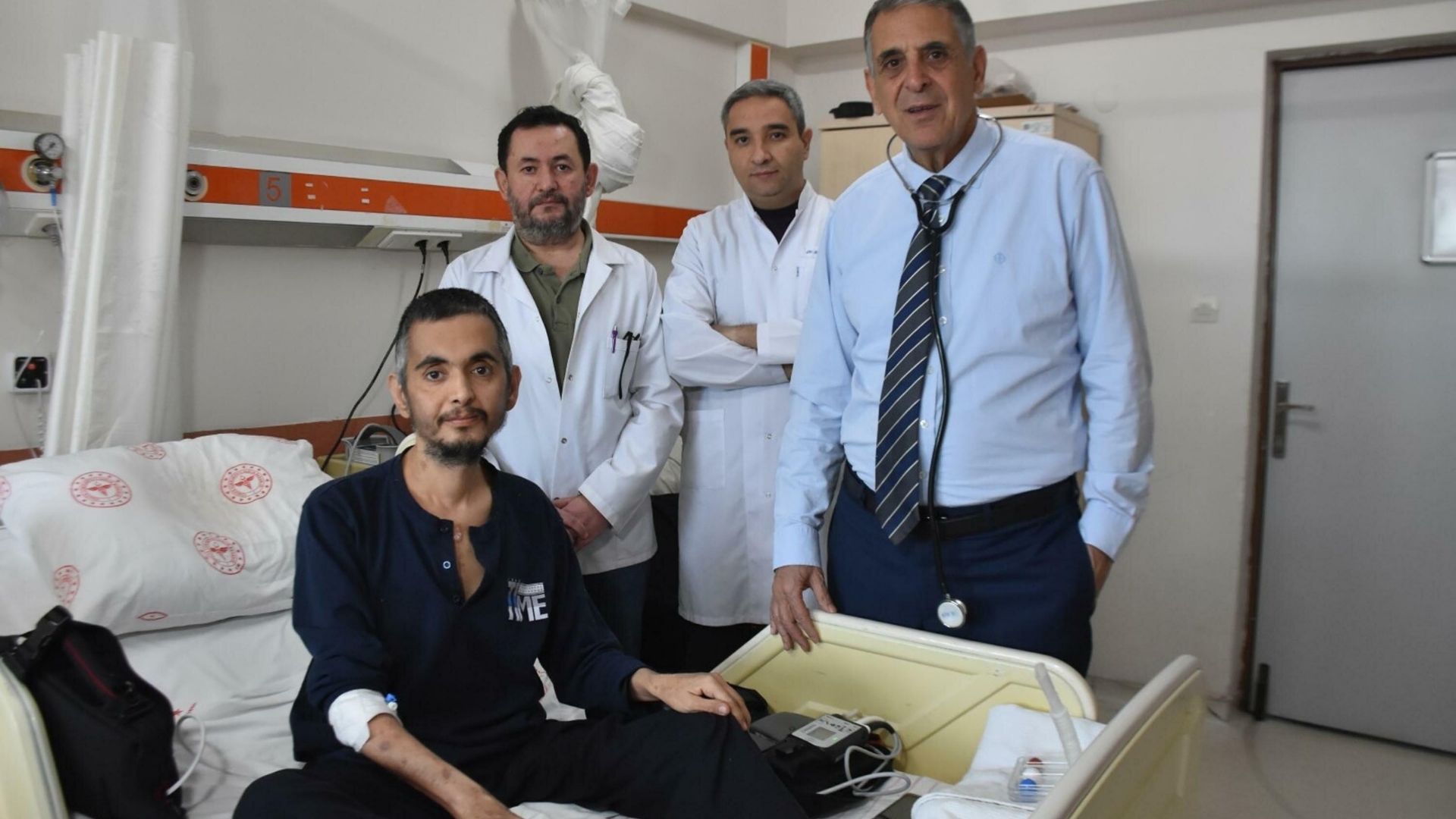 Çift Taraflı Yapay Kalp Cihazıyla Hayata Dönen Hasta Umutla Nakil Bekliyor (1)