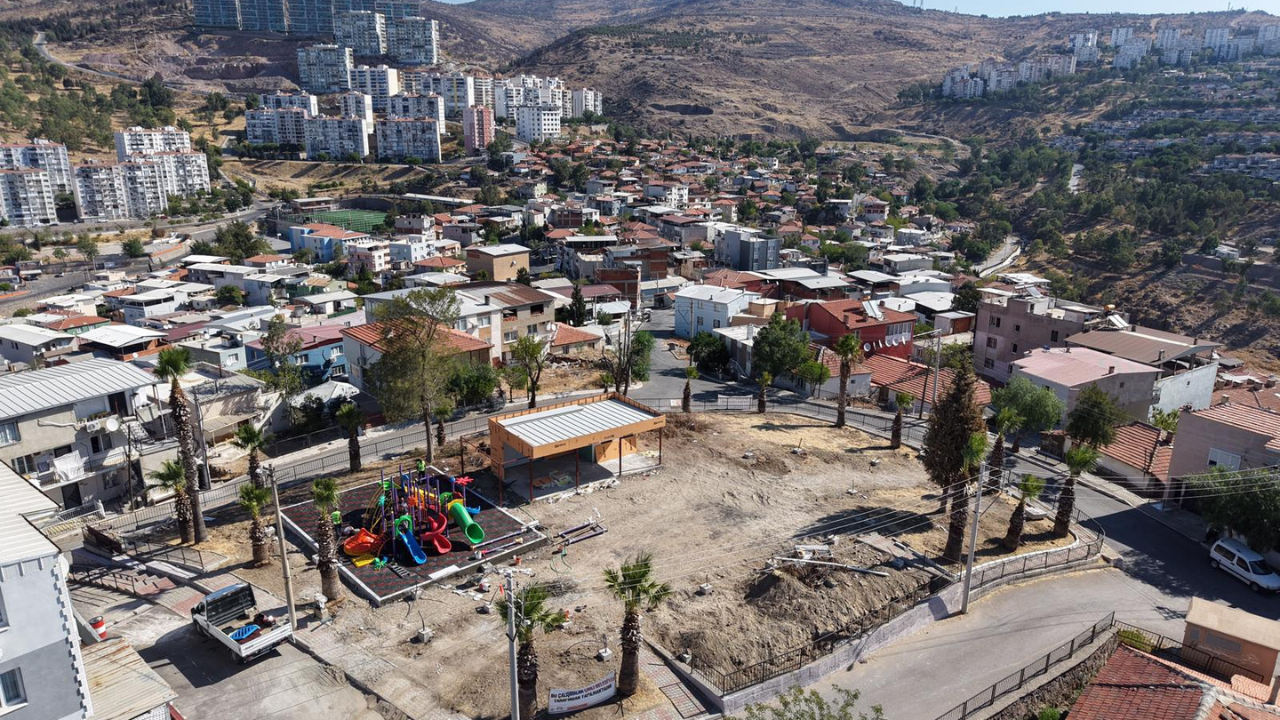 Çiğli Uğur Mumcu Parkı1