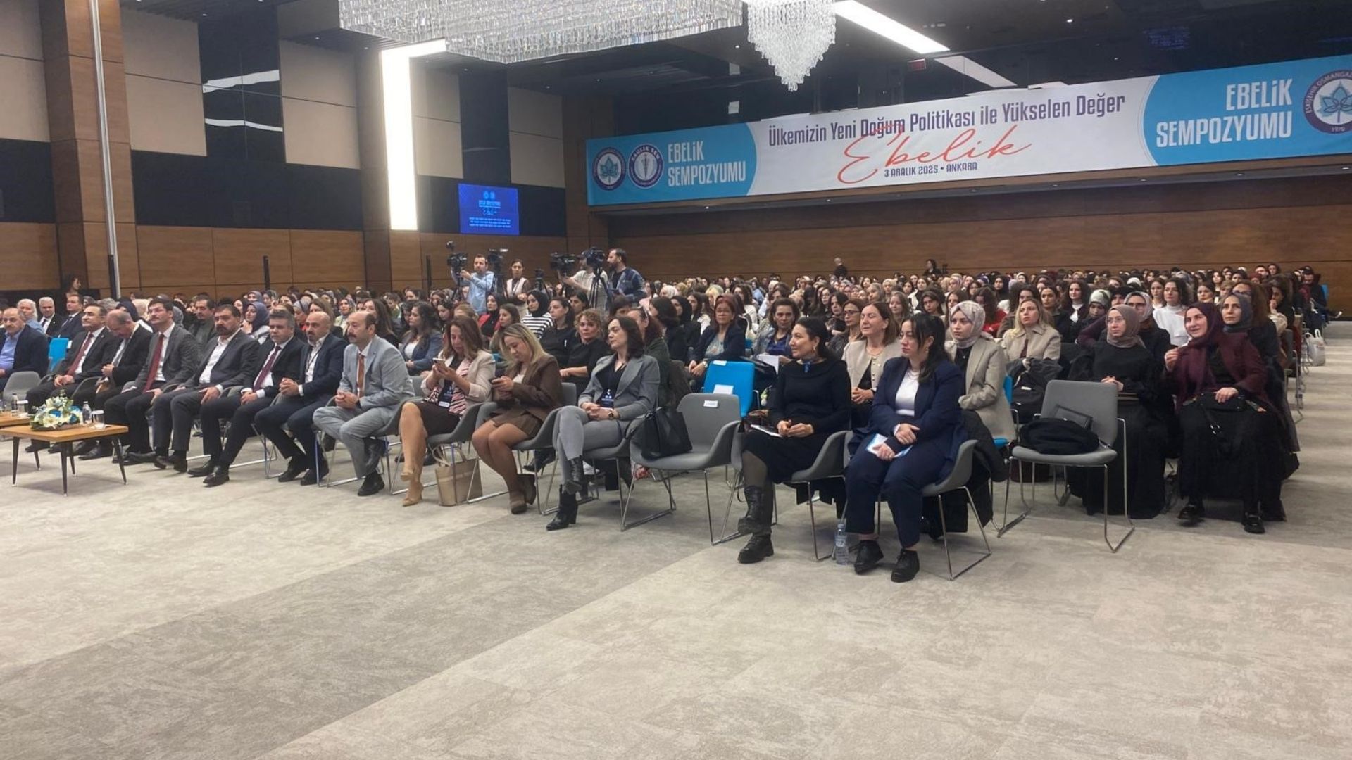 Ebelik Anneden Kızına Geçen Bir Emanet Olarak Başladı (2)