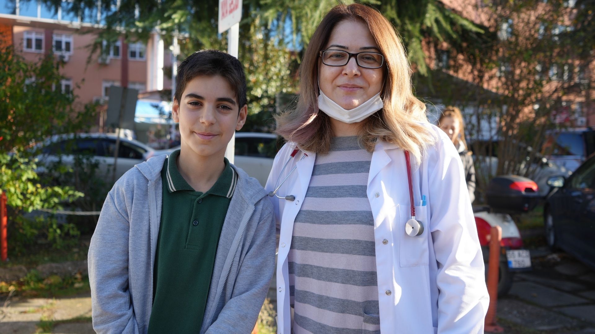 Köpek Saldırısından Kurtulan Çocuk, Aylar Süren Tedavinin Ardından Kolunu Yeniden Kullanabiliyor (1)