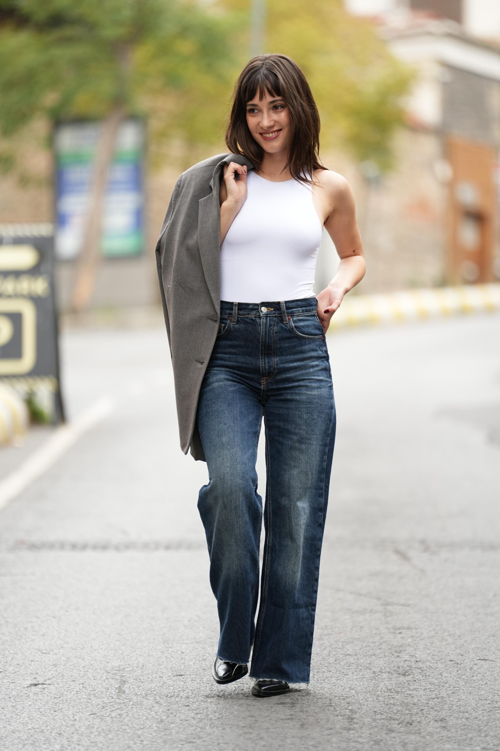 Nazlican Demir Scaled