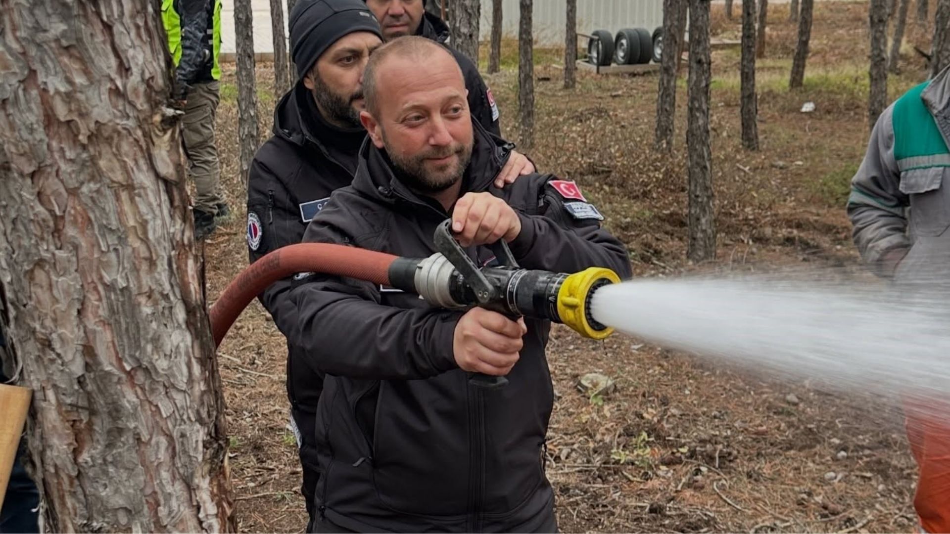 Orman Yangınlarıyla Mücadelede Gönüllü Oldular (2)