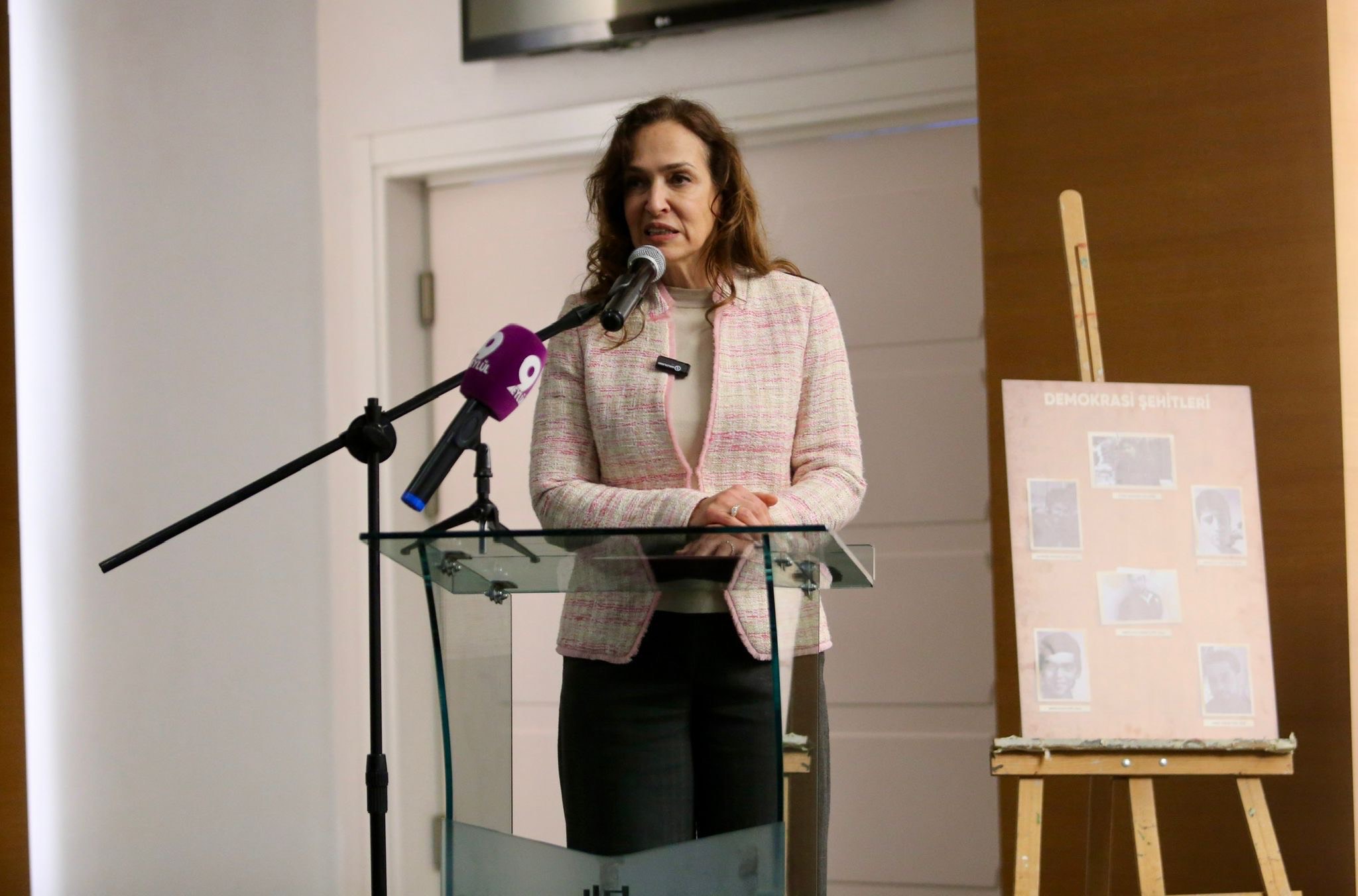 7Dd000B2 Beeb 4B9B B9F3 41E56Ad68921