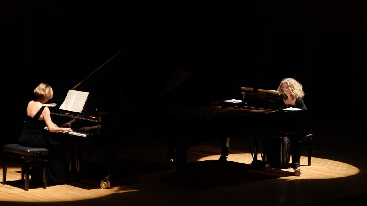 İki piyano, iki kültür: AASSM’de duygusal konser-1