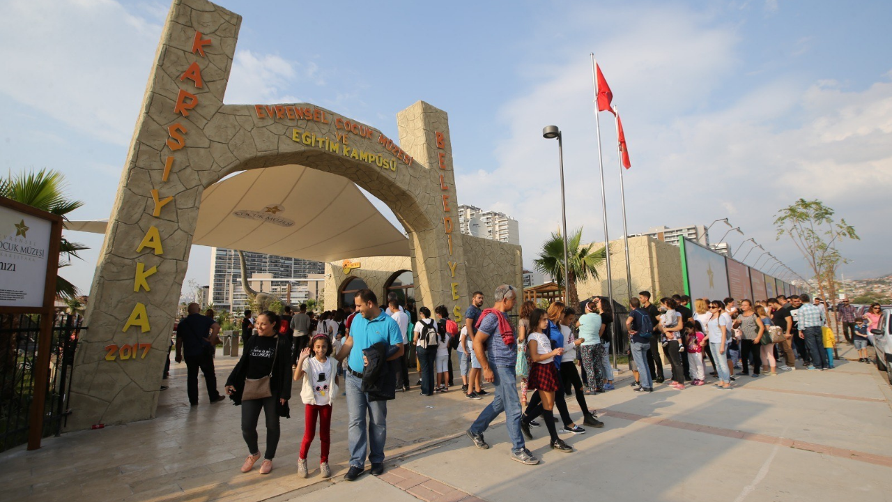 Karşıyaka Belediyesi’nden Çocuklara Bilim ve Eğlence Dolu Tatil