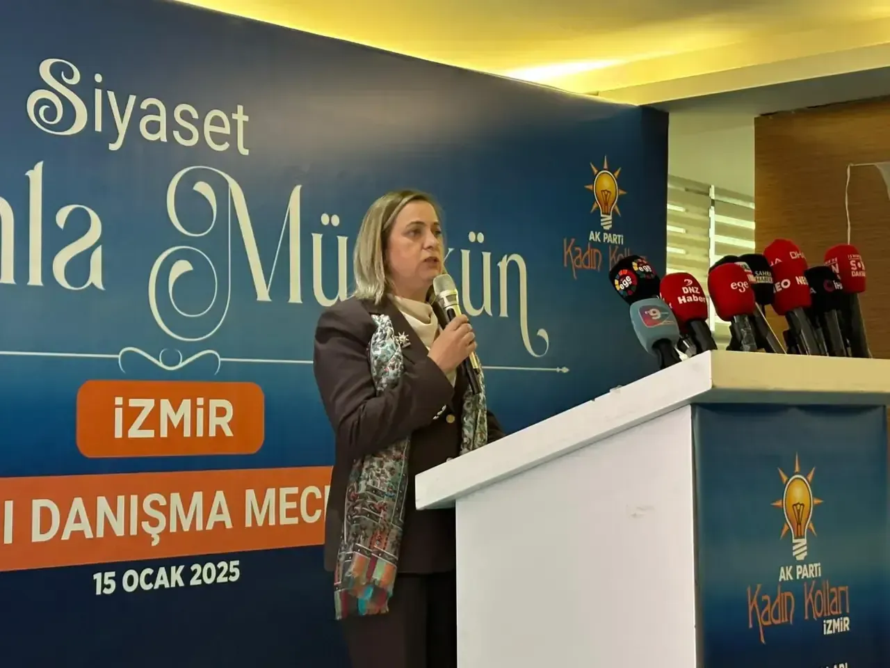 Ak Partili Cankiri Iki Mikrofon Gorunce Algi Ile Izmiri Yonetiyorlar 1