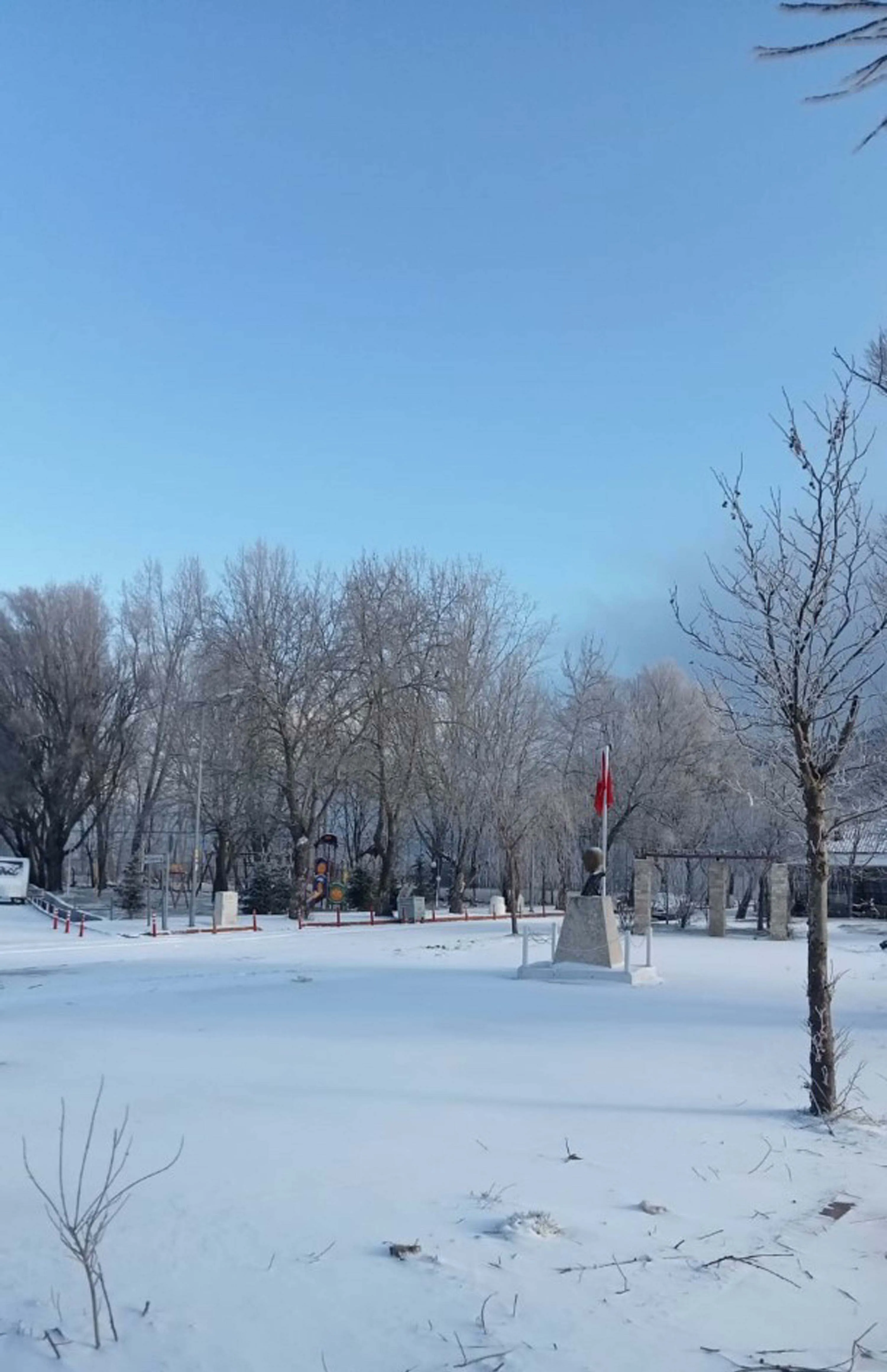 G O L C U K V E B O Z D A G Y A Y L A L A R I B E Y A Z O R T U Y L E 1112938 330391