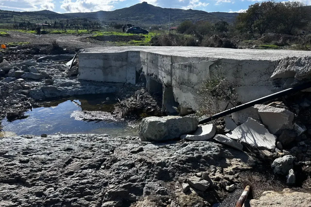 Izmir De Yagis Barajlara Yaramiyor Baraj Besleyen Dereler Kirletiliyor 1767740317