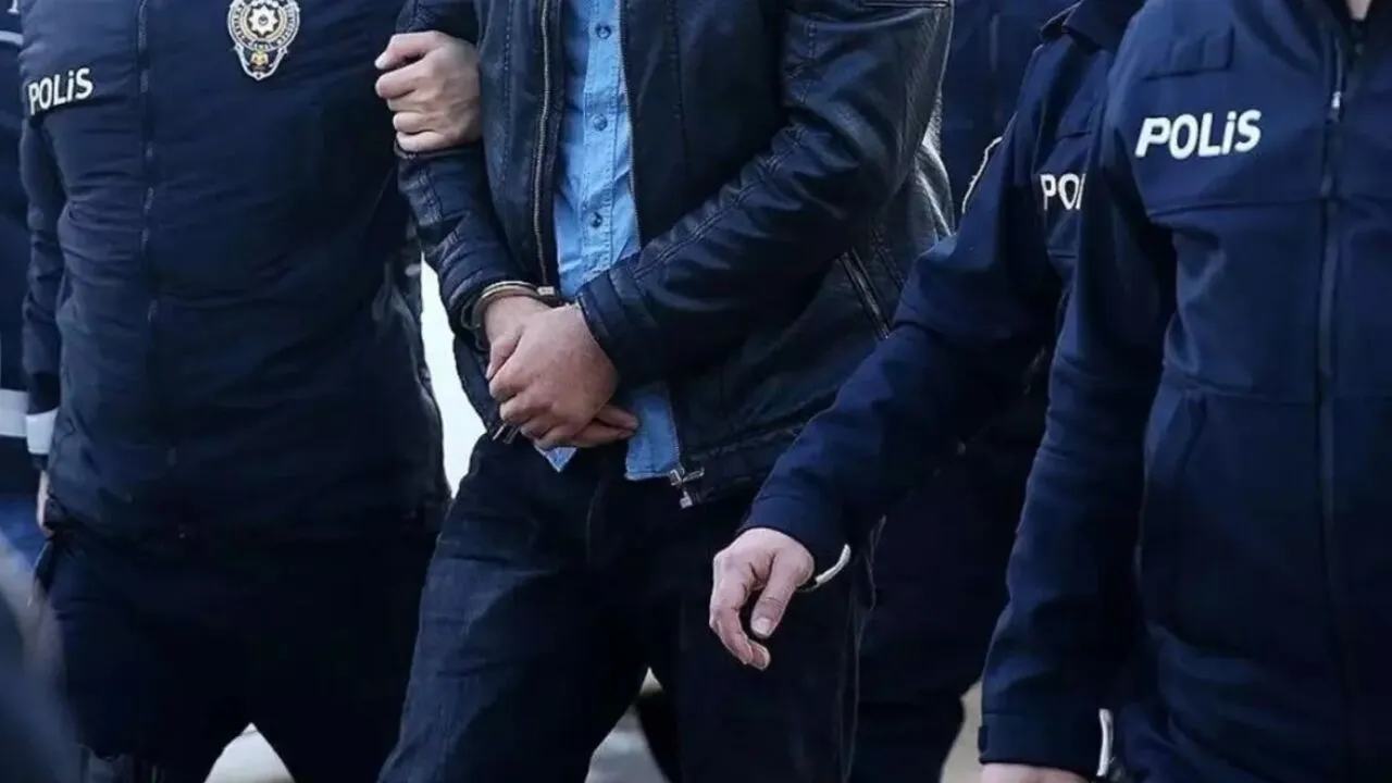 İzmir’de FETÖ operasyonu: Sözde “Emniyet İmamı” gözaltında