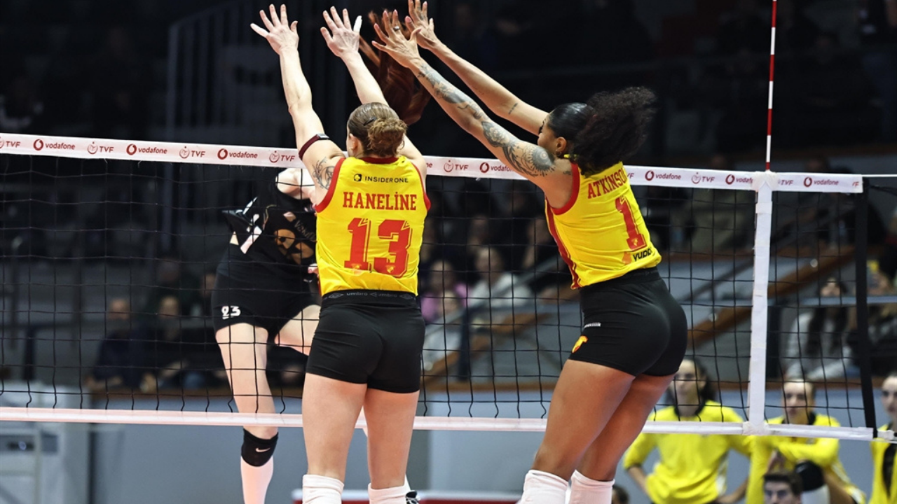 Lider VakıfBank, İzmir’de Göztepe engelini 3-1’le geçti-1