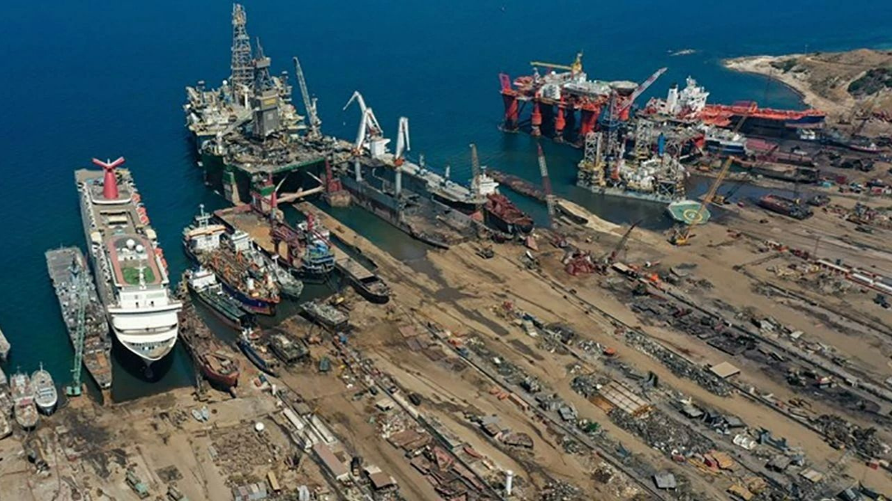 Aliağa Gemi Söküm1-1