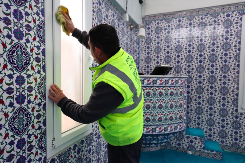 Çeşme Belediyesinden Ramazan Öncesi Camilerde Kapsamlı Temizlikphoto 2026 02 12 10 56 12