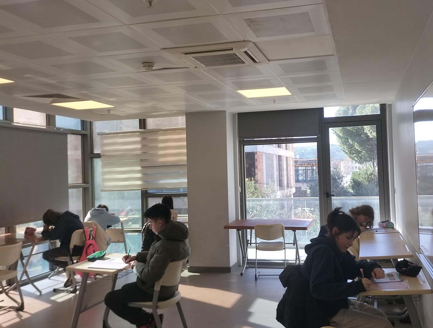 Efes Selçuk Beledi̇yesi̇’nden Sinav Yolundaki̇ Öğrenci̇lere Destek (2)