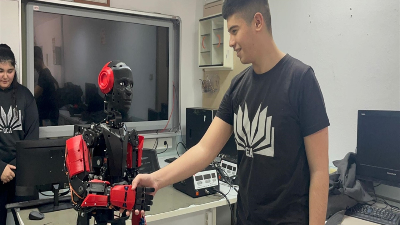 Insansı Robot Altan1