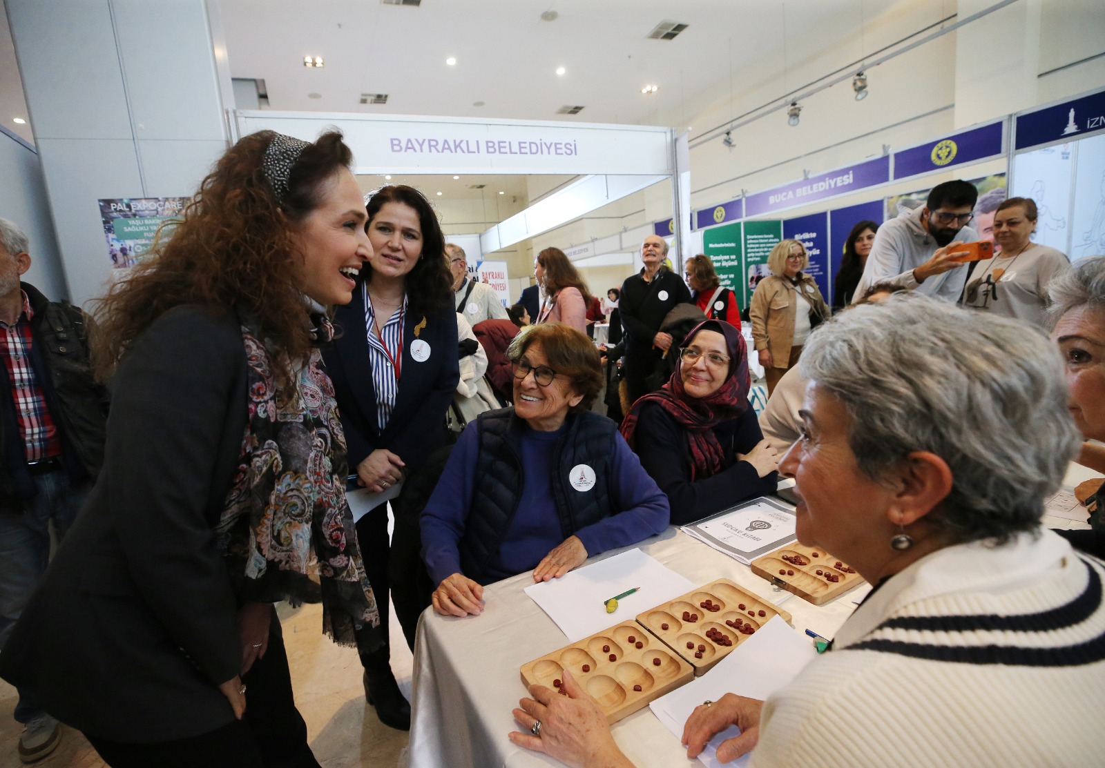 Karşıyaka Belediyesi İleri Yaş Hizmetlerini Fuarla Buluşturdu