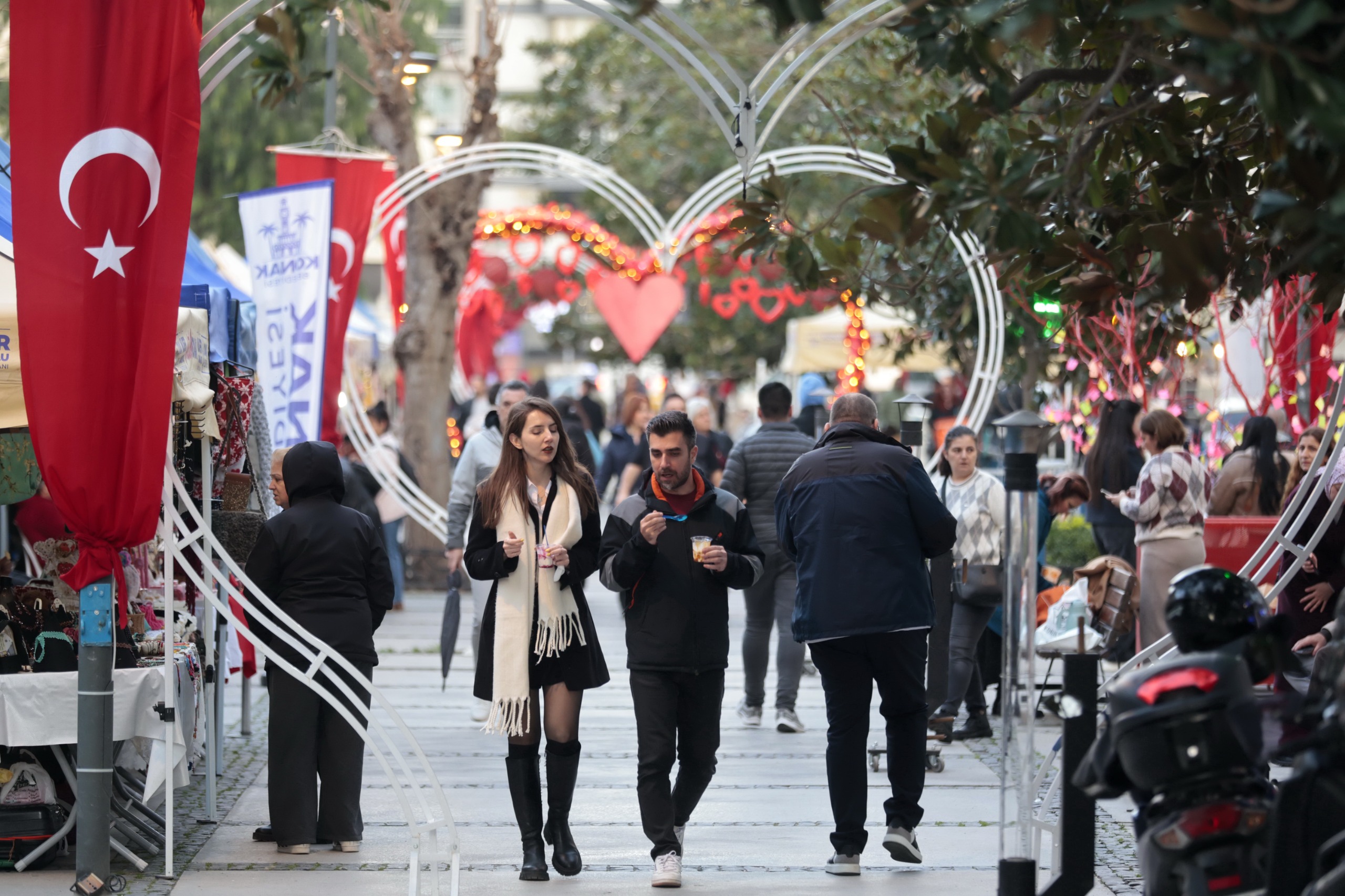 Konak’ın Sevgililer Günü El Emeği Kermesi Başladı (8)