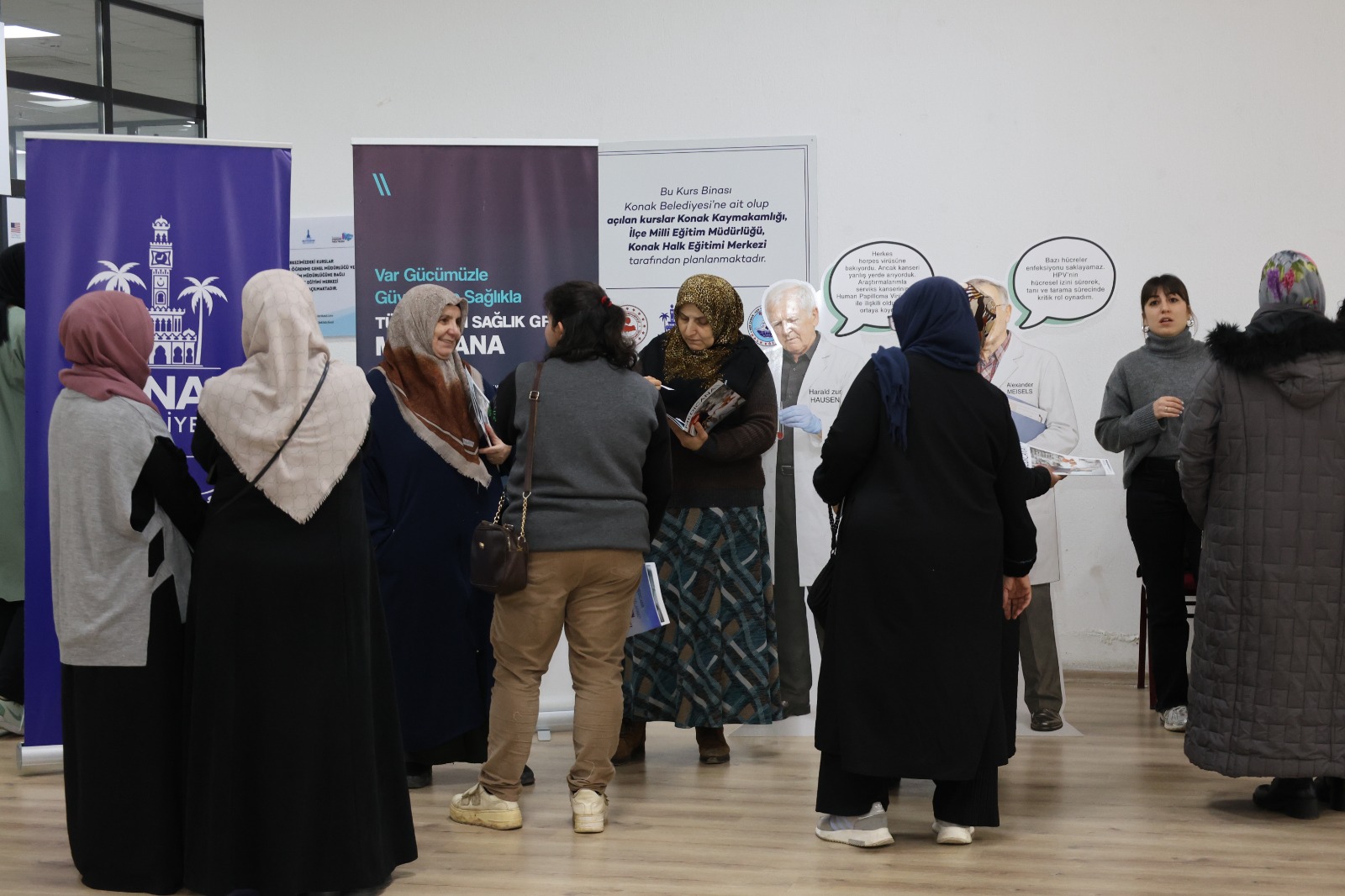 Konak’ta Rahim Ağzı Kanserine Karşı Bilimsel Farkındalık (6)