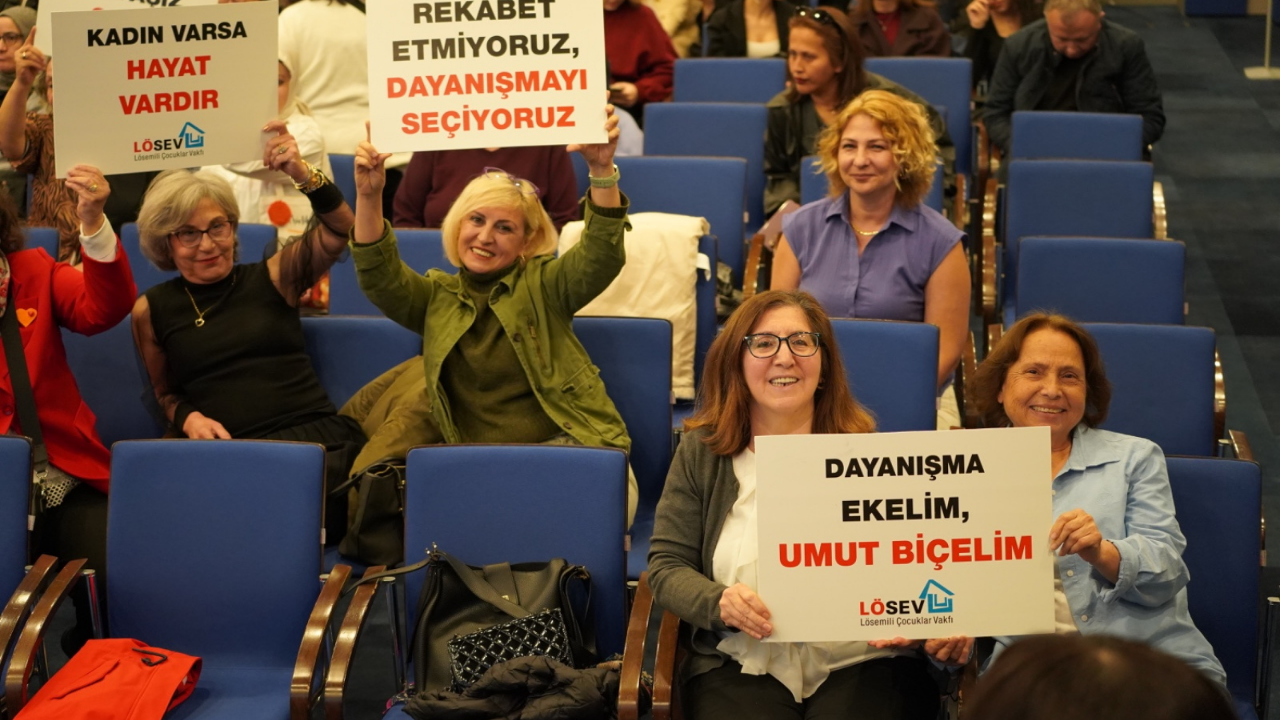 lösev kadınlar günü mesajı