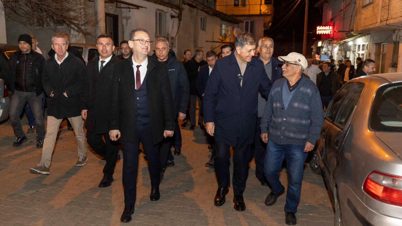 Başkan Tugay, Küçük Menderes’te Vatandaşlarla İftar ve Sahurda Buluştu-2