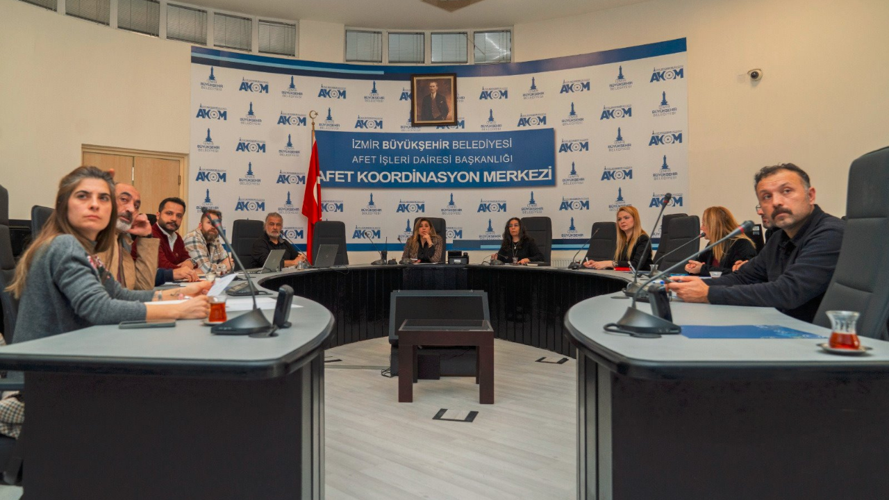 İzmir Büyükşehir Belediyesi afete karşı seferberlikte-3