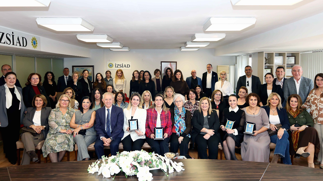 İZSİAD'da Kadınların Başarı Hikayeleri ve Toplumsal Temsil Konuşuldu-1
